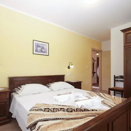 House Marino 2069 * プーラ