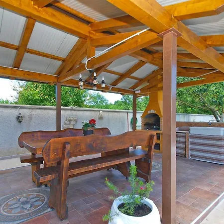 House Marino 2069 Будинок відпочинку Пула