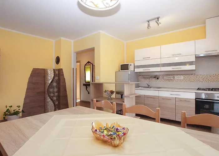 House Marino 2069 بيت للعطل بولا